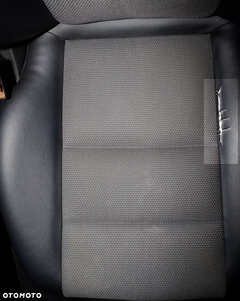 Mercedes-Benz Klasa C 200 CDI DPF Avantgarde - 26