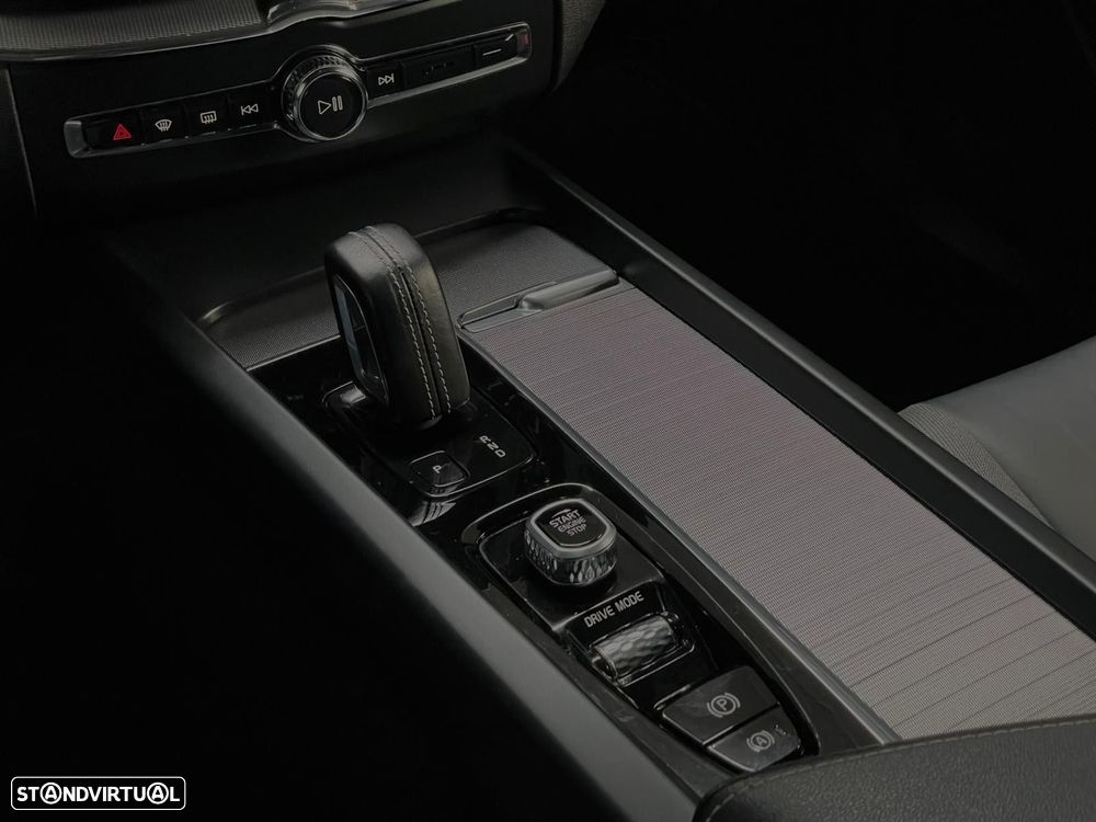 Volvo XC 60 T8 Twin Engine AWD Geartronic RDesign - 31