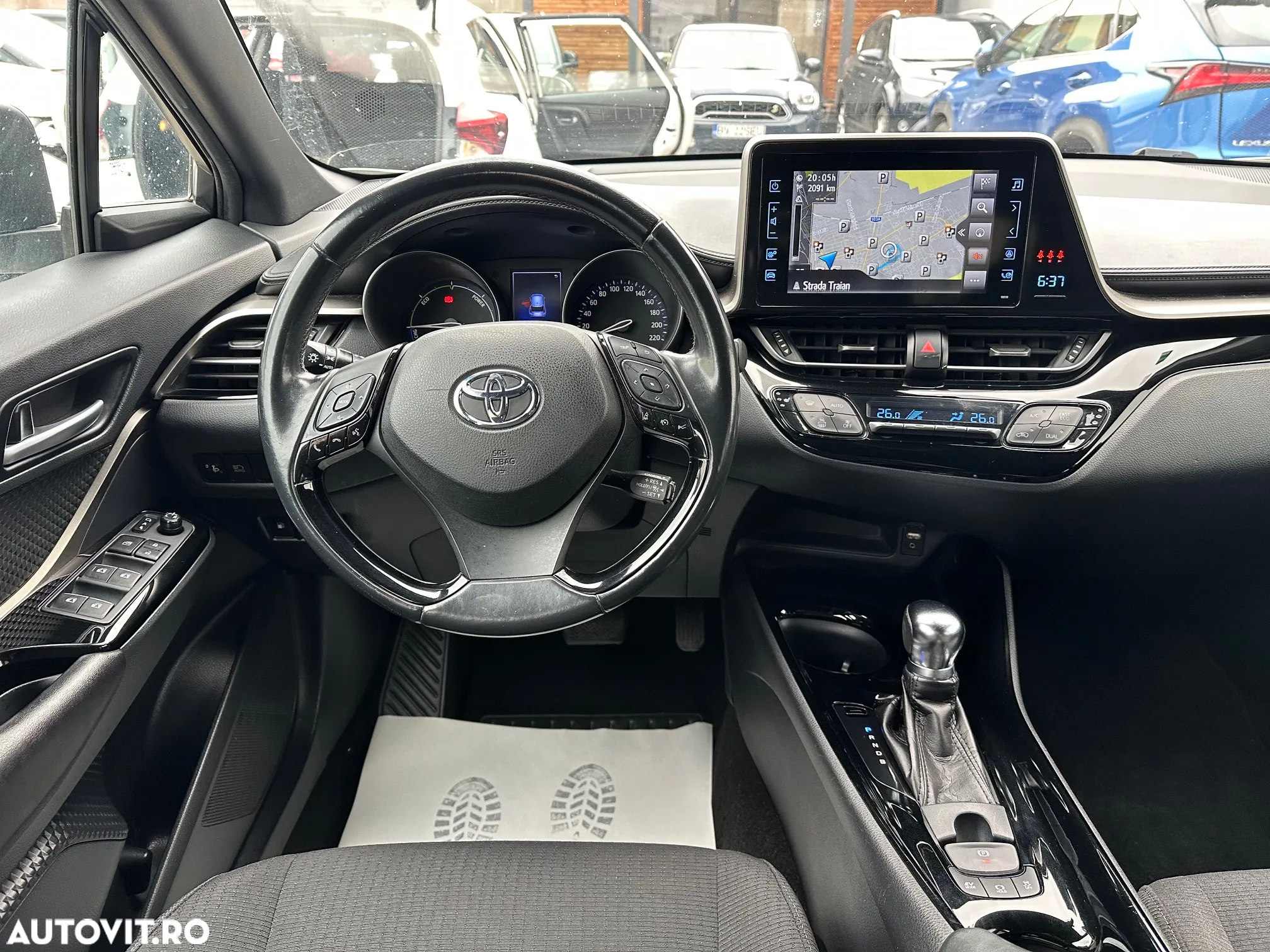 Toyota C-HR 1.8 HSD 122 CP 4x2 CVT C-lassy bi-tone - 12