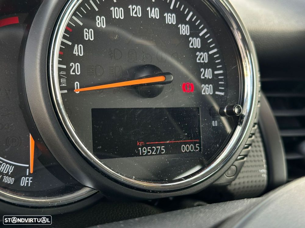 MINI 3 Portas Cooper D - 9