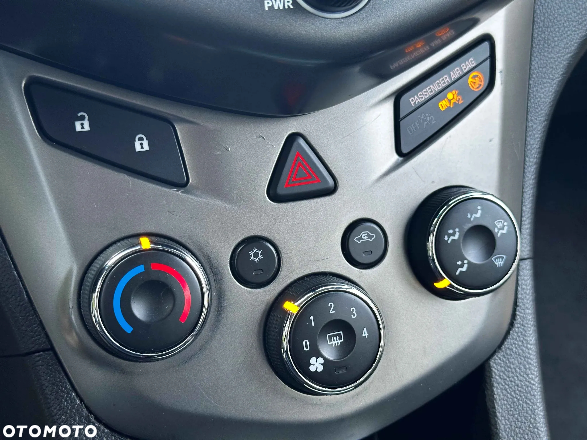 Chevrolet Aveo 1.4 LTZ S/S - 27