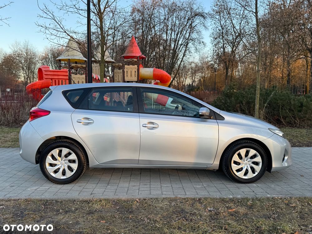 Toyota Auris 1.33 Dual-VVT-i Cool - 19