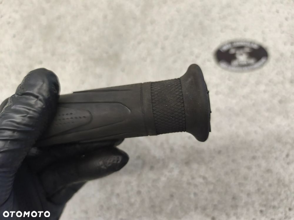 Manetka lewa Triumph Trident 660 2022 - 10