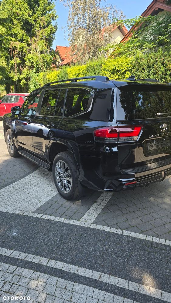 Toyota Land Cruiser - 18