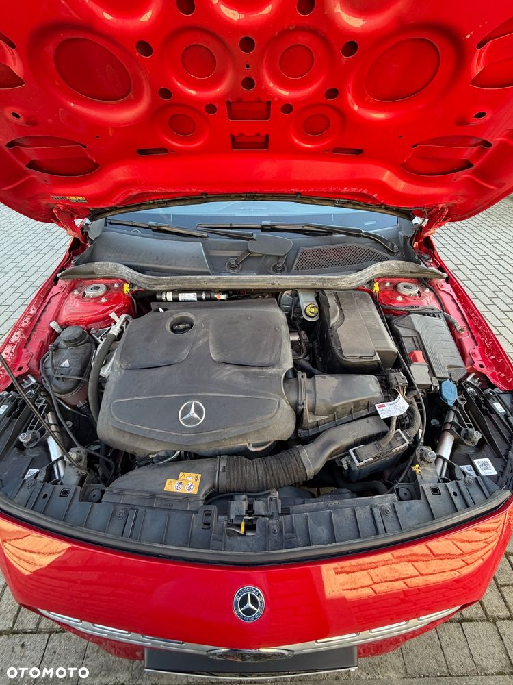 Mercedes-Benz GLA 200 7G-DCT AMG Line - 17