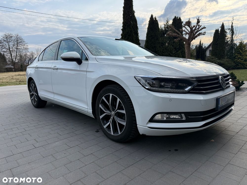 Volkswagen Passat - 2