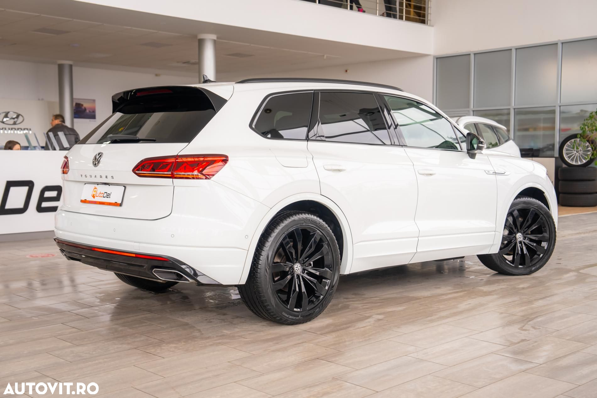 Volkswagen Touareg 3.0 V6 TDI 4Motion DPF Automatik R-Line - 4
