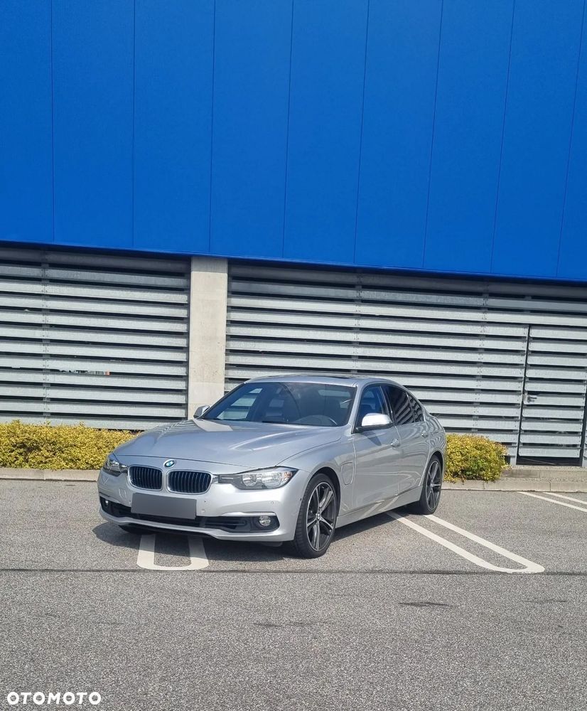 BMW Seria 3 330e iPerformance Luxury Line - 1
