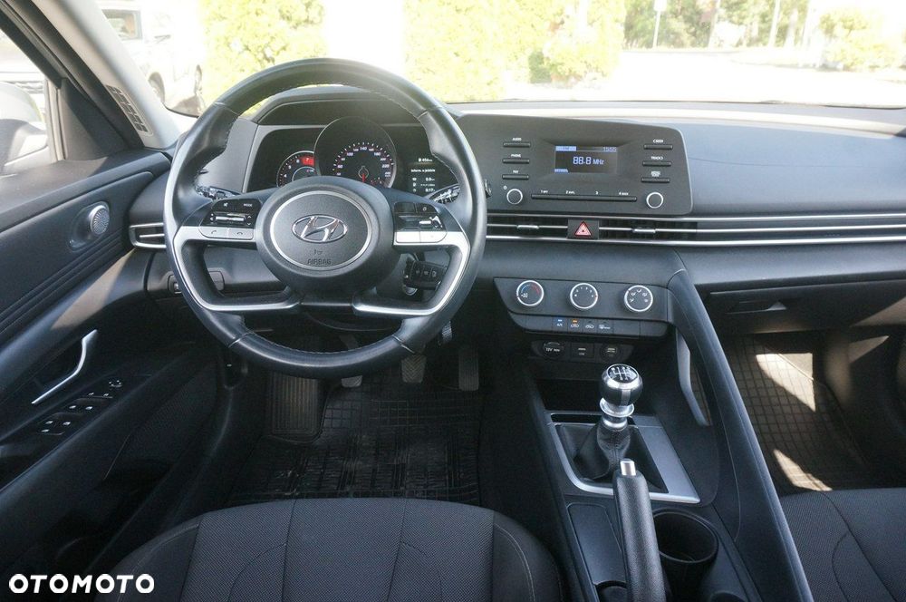 Hyundai Elantra 1.6 Modern - 11