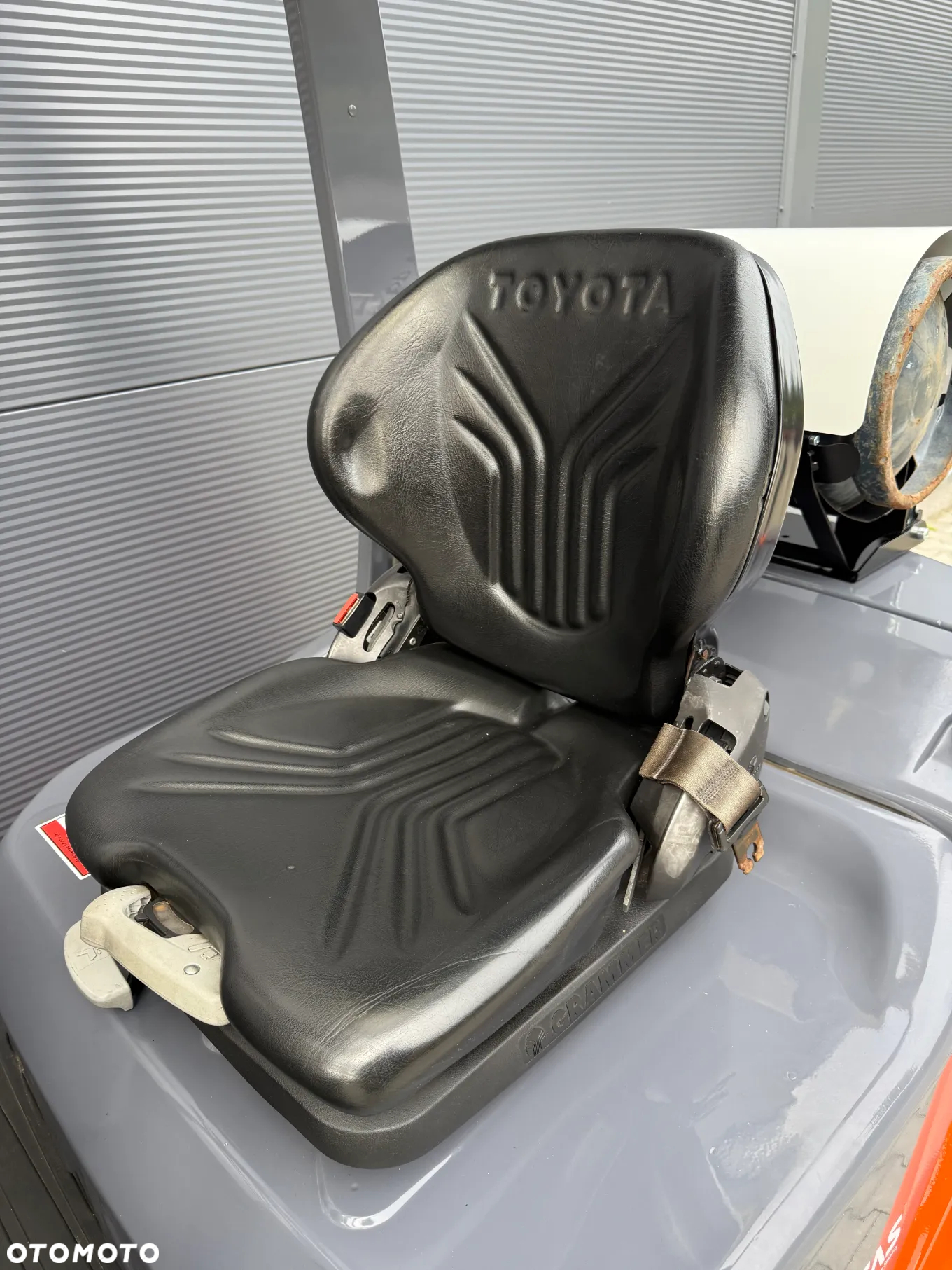 Toyota 02-8FGF18 - 8