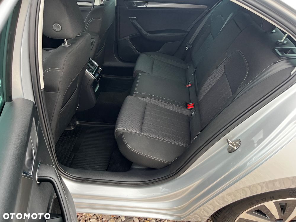 Skoda Superb 2.0 TSI Style DSG - 28