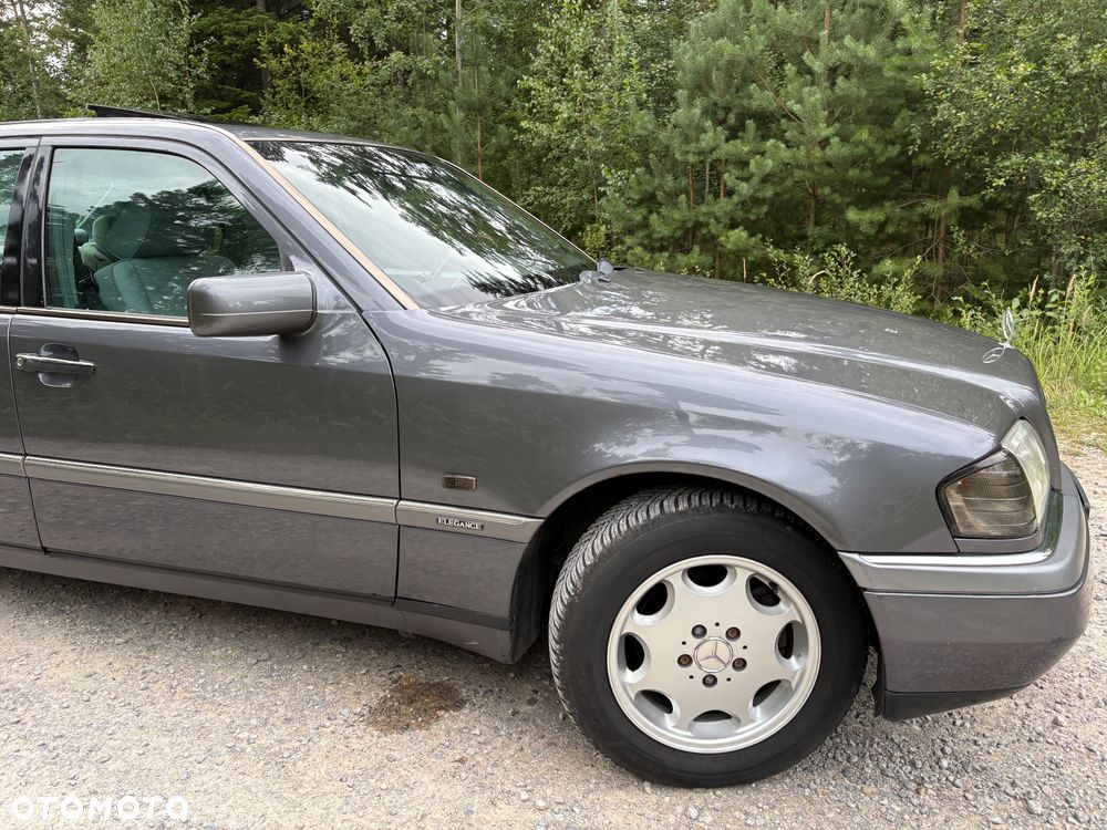 Mercedes-Benz Klasa C 180 T Elegance - 29