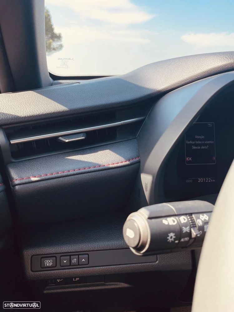 Lexus LBX Elegant - 14