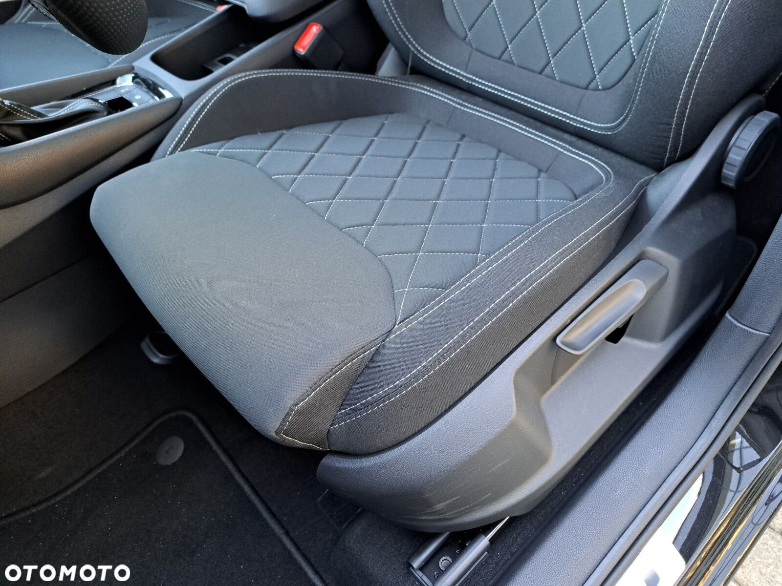 Skoda Karoq 1.5 TSI ACT Sportline DSG - 13