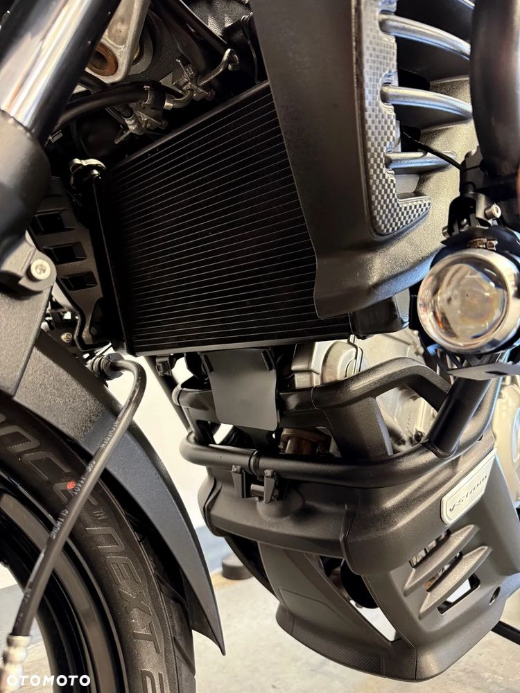 Suzuki V-STROM - 28