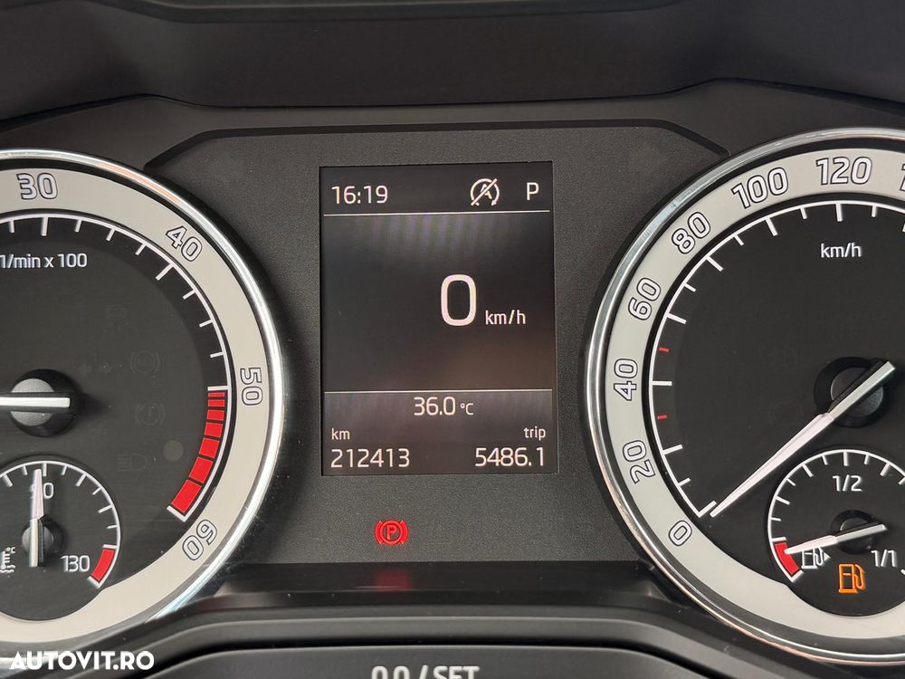 Skoda Superb 2.0 TDI DSG Style - 33
