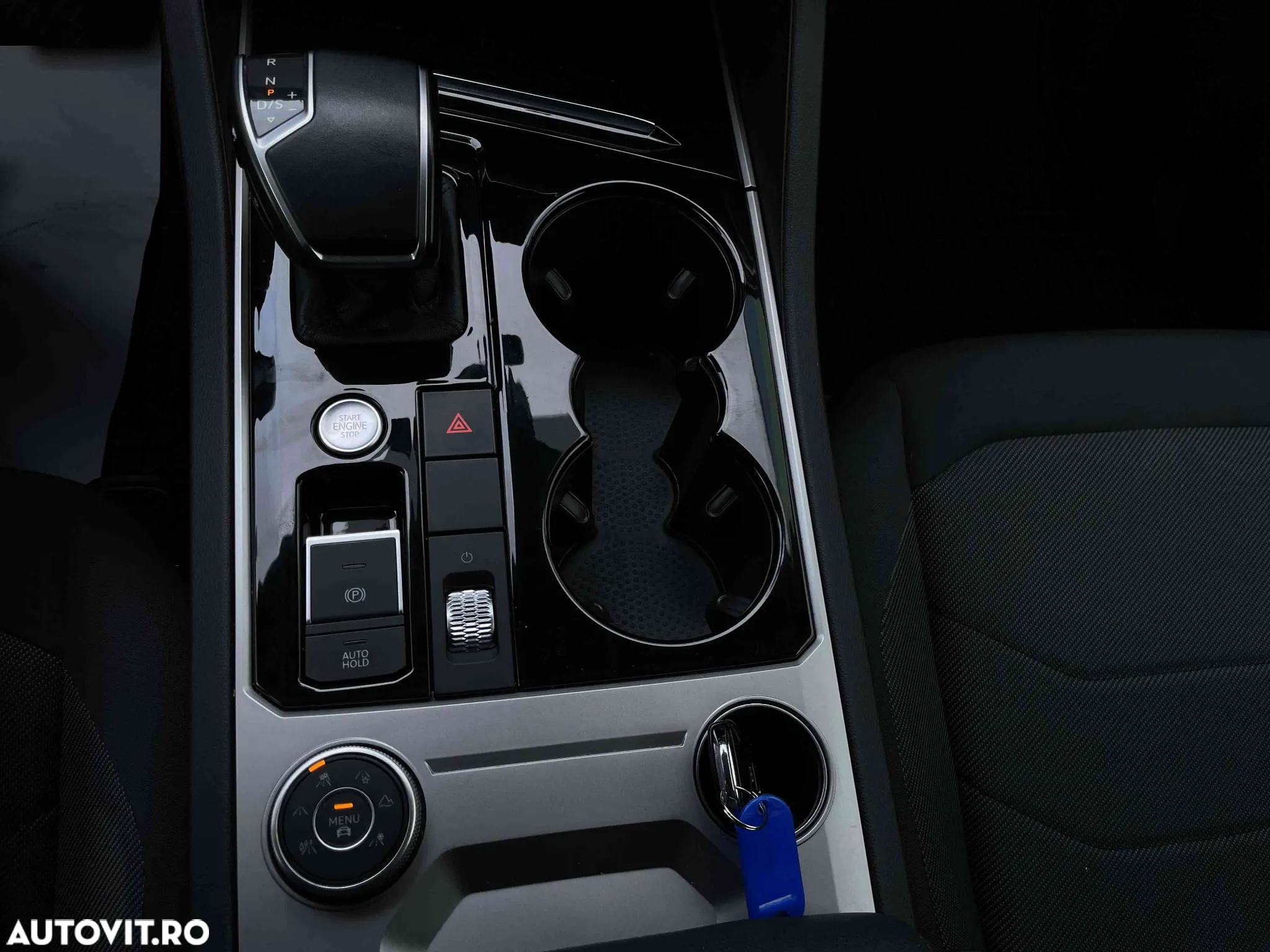 Volkswagen Touareg - 12