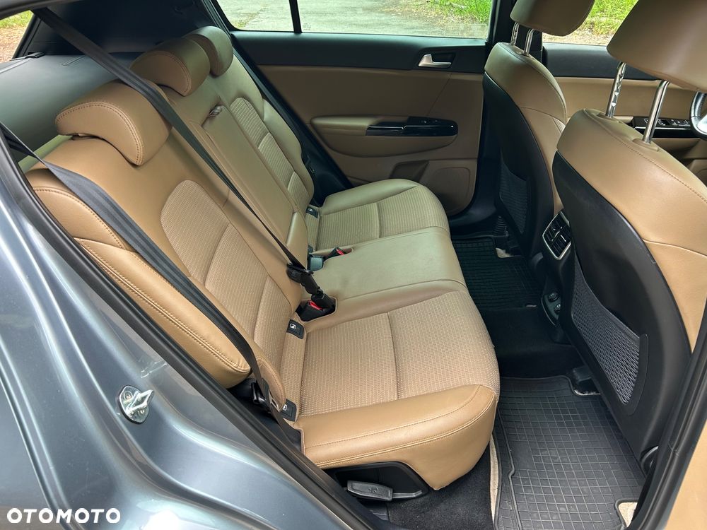 Kia Sportage 1.6 GDI L Business Line Plus 2WD - 23