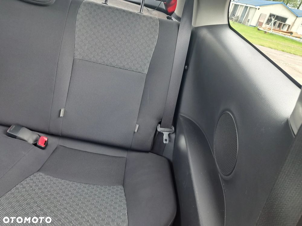 Toyota Yaris 1.33 Active - 26
