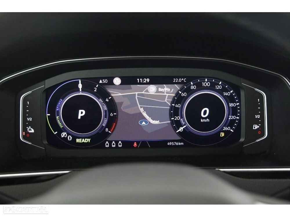 VW Passat Variant - 33