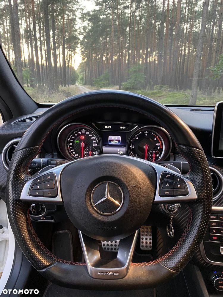 Mercedes-Benz Klasa A 200 d 4-Matic - 14