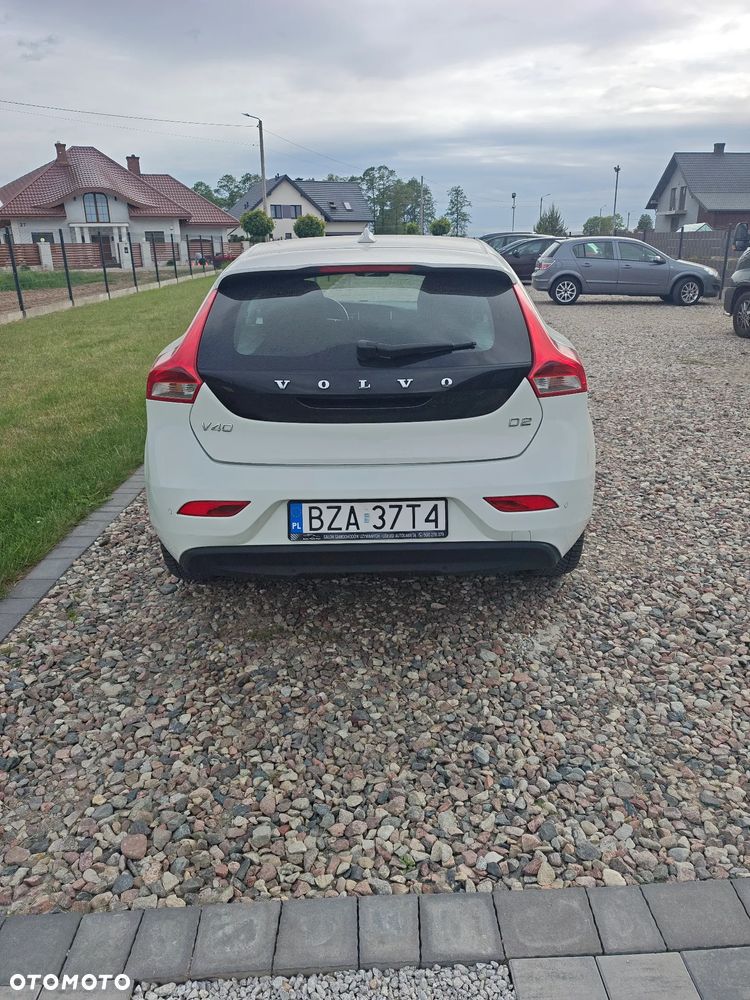 Volvo V40 D2 Momentum - 2