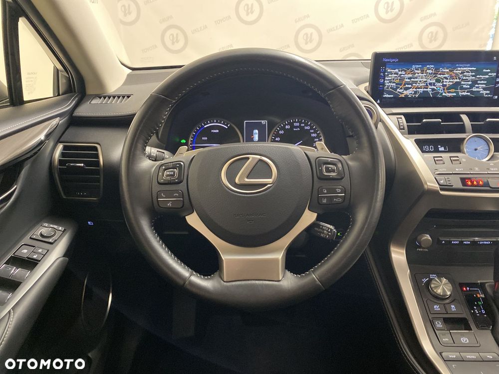 Lexus NX 300h Business Edition AWD - 11