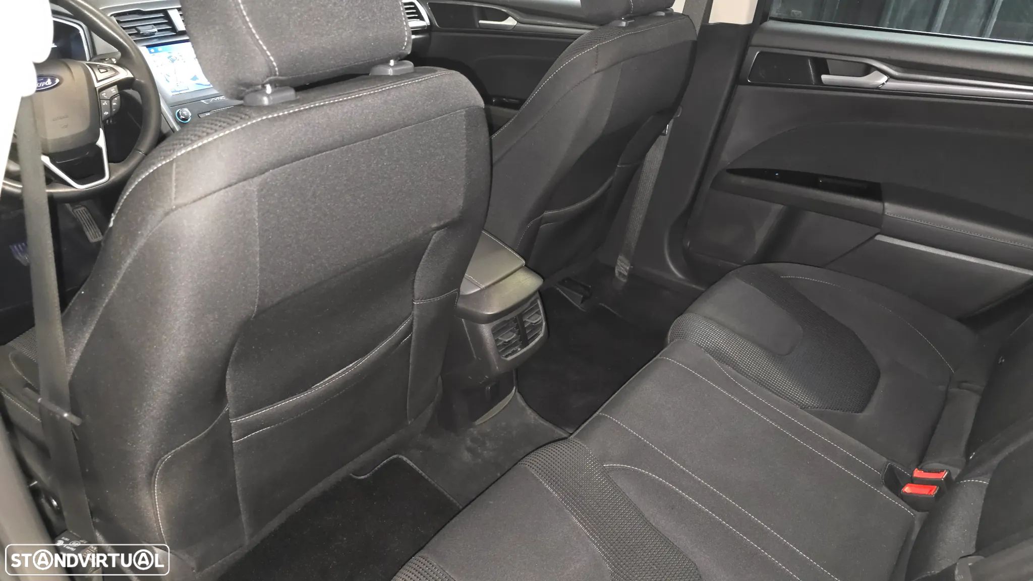 Ford Mondeo SW 2.0 HEV Titanium - 27