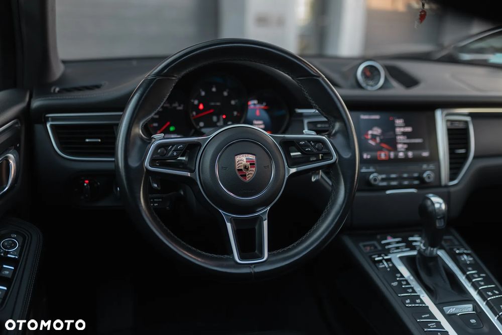 Porsche Macan Standard - 17