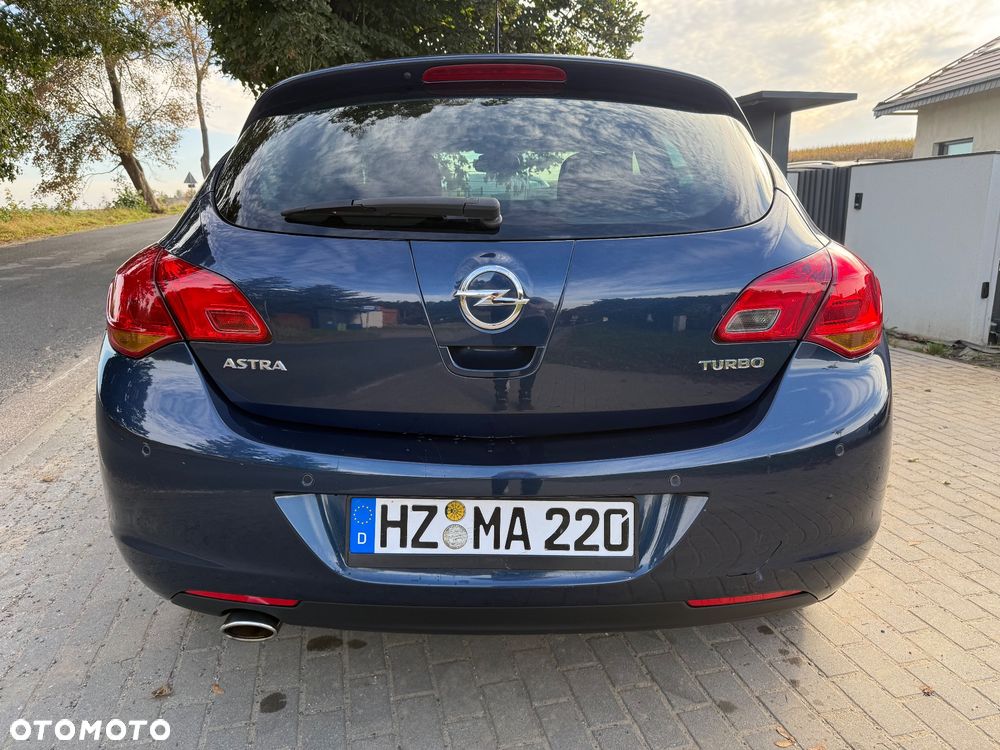 Opel Astra 2011 photo 5