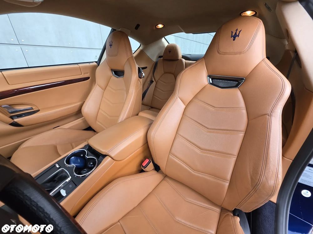 Maserati GranTurismo S Automat - 8