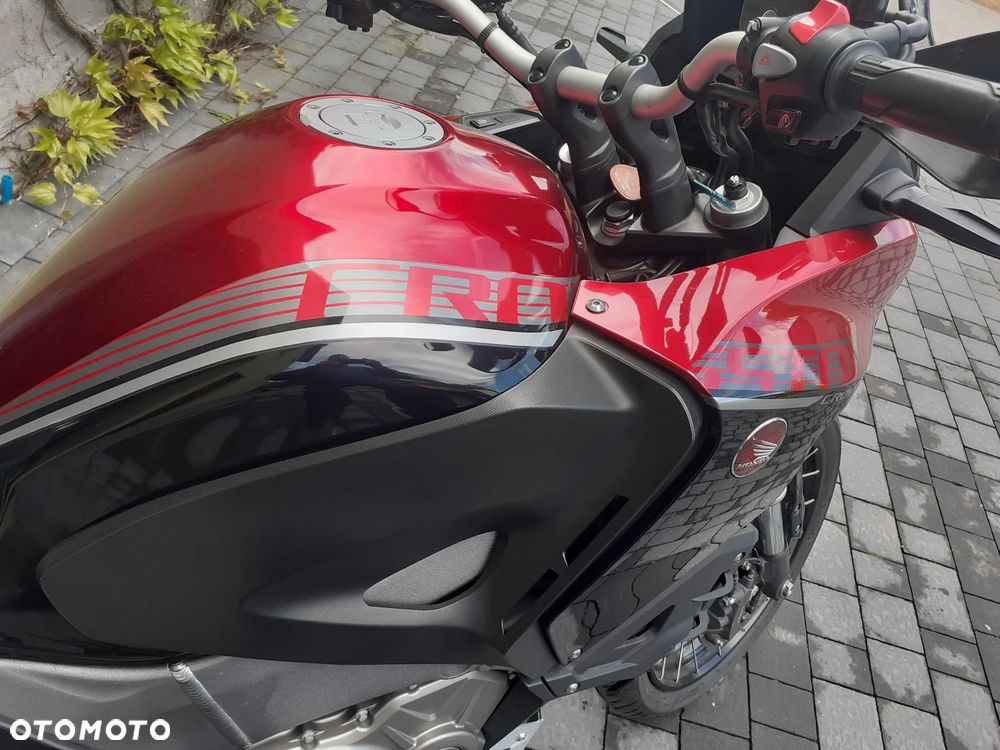 Honda VFR - 15