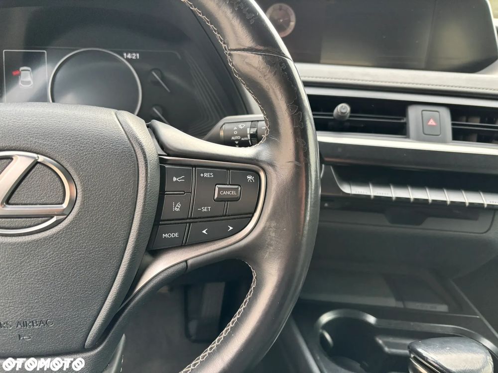 Lexus UX - 22