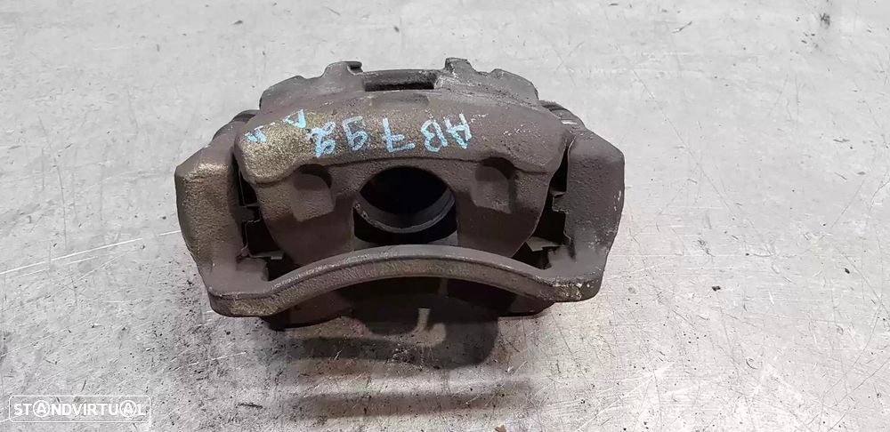 PINÇA TRAVÃO FRONTAL DIREITA KIA CARENS IV 2017 -58190A4A17 - 2