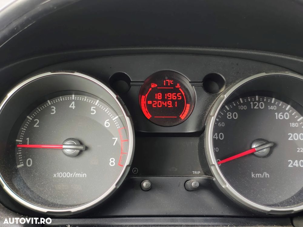 Nissan Qashqai+2 - 10