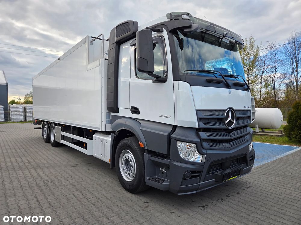 Mercedes-Benz Actros 2553 - 13