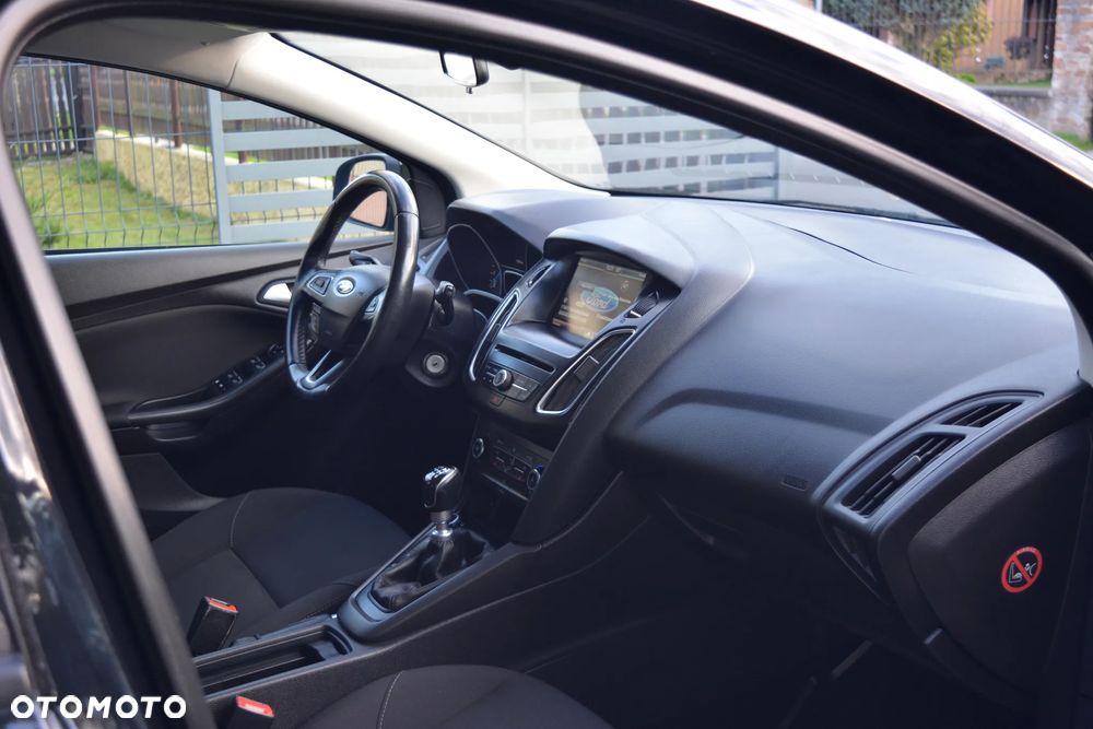 Ford Focus 1.0 EcoBoost Titanium - 11