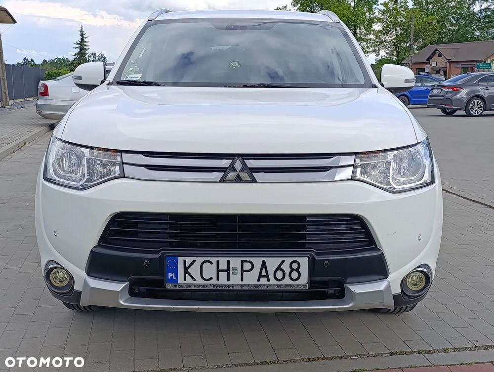 Mitsubishi Outlander 2.0 Intense + Navi 4WD CVT - 26