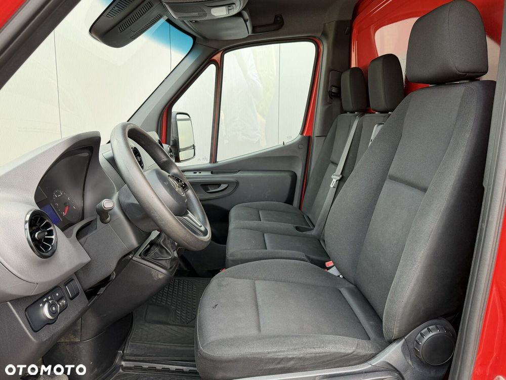 Mercedes-Benz Sprinter - 17