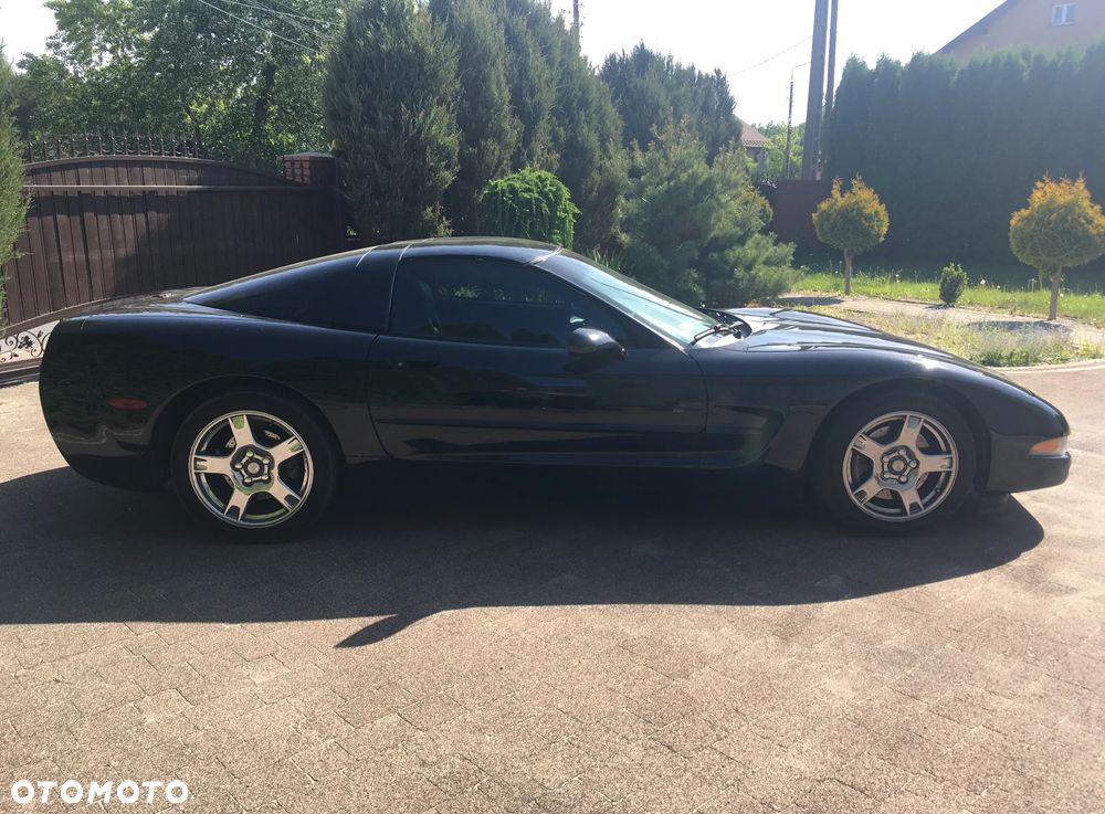 Chevrolet Corvette - 8