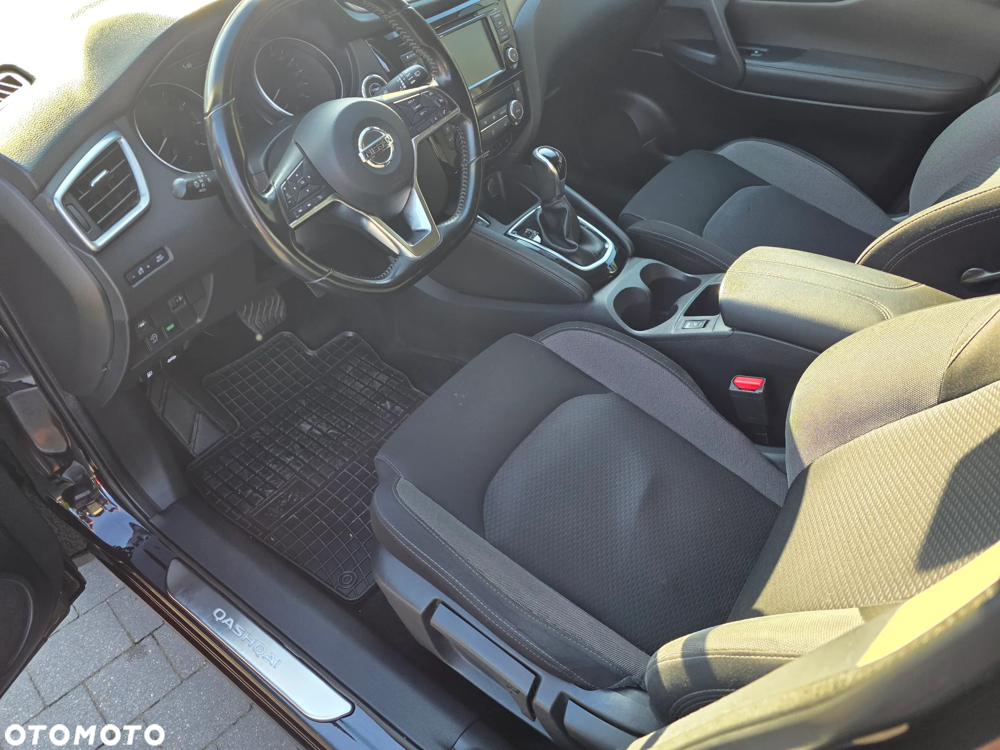 Nissan Qashqai 1.3 DIG-T DCT N-CONNECTA - 13