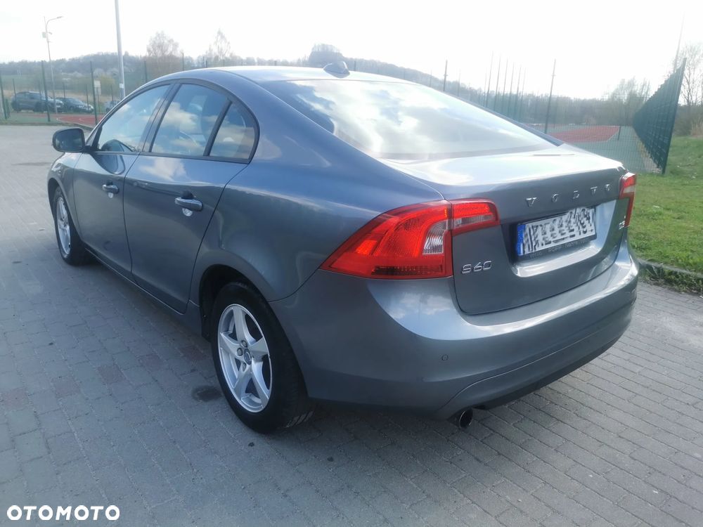 Volvo S60 D3 Geartronic Momentum - 4