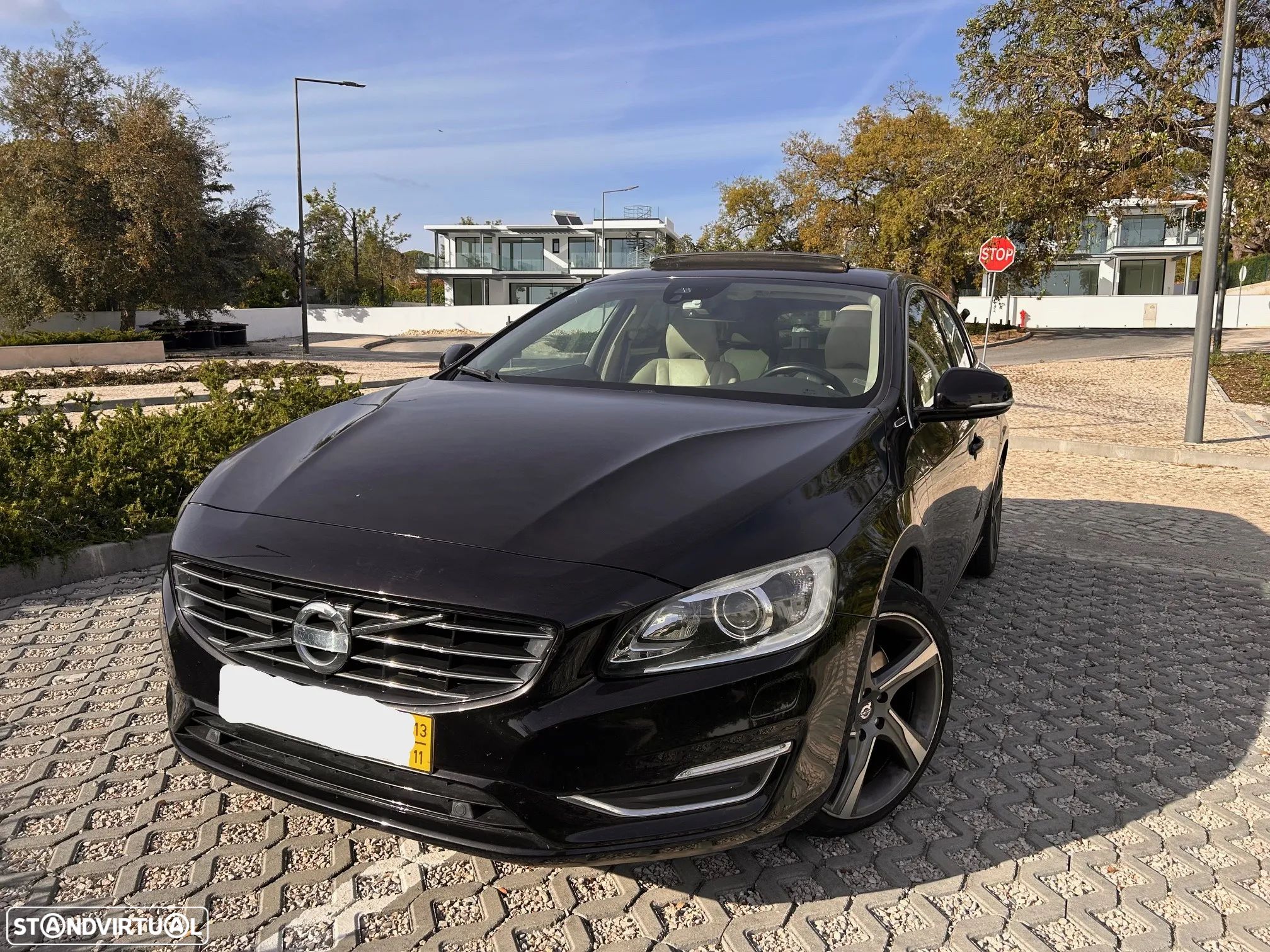 Volvo V60 2.4 D6 Summum AWD Phev - 1
