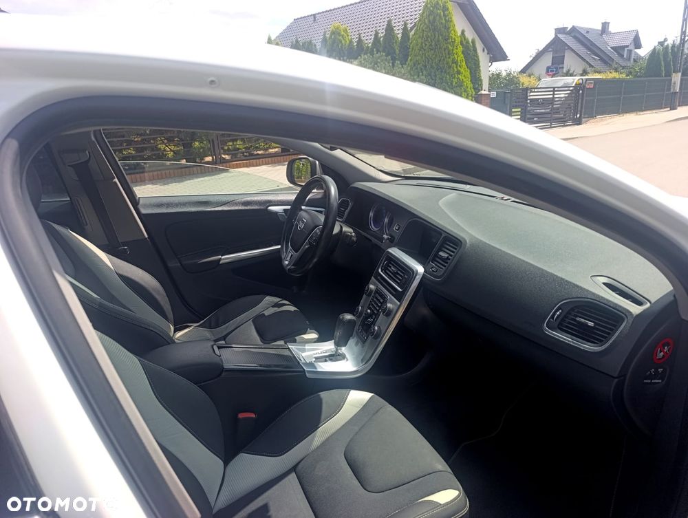 Volvo S60 D3 Geartronic RDesign - 9