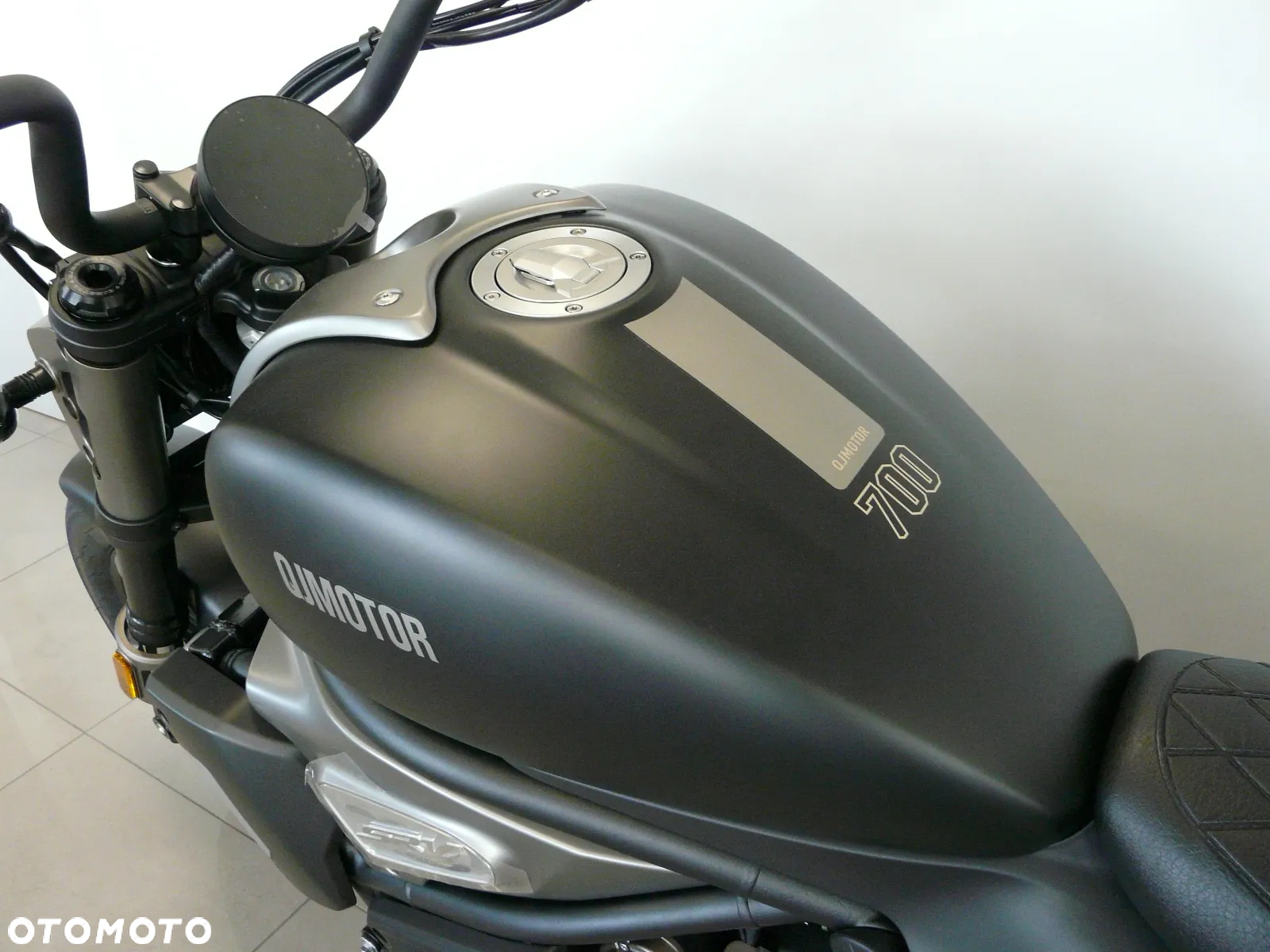 QJMOTOR SRV 700 - 25