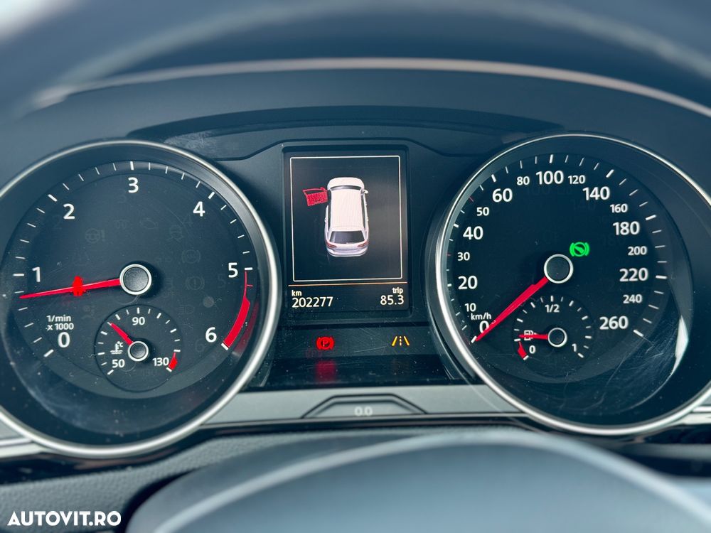 Volkswagen Passat 2.0 TDI SCR DSG Highline - 14