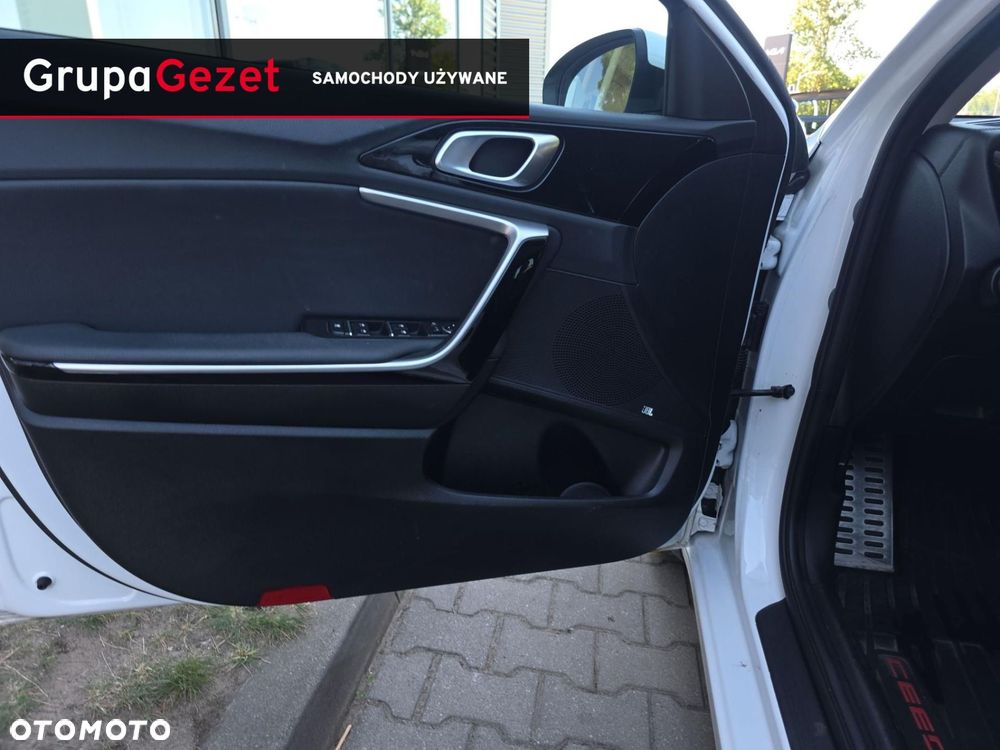 Kia Ceed - 10