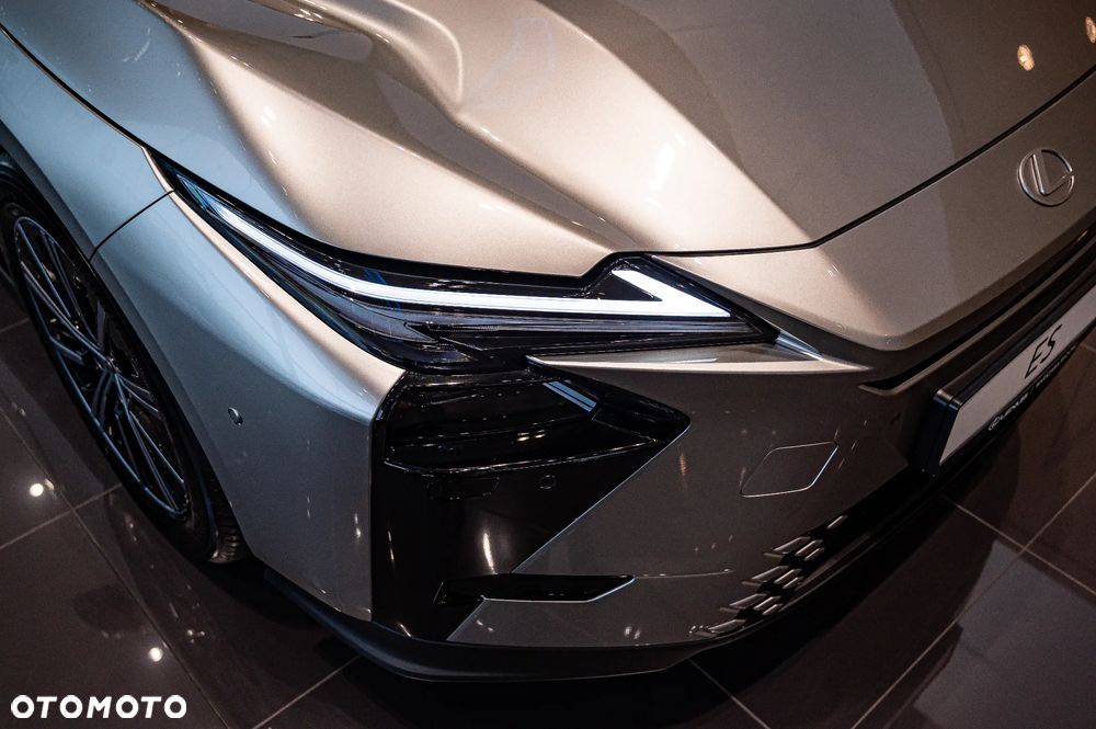 Lexus ES - 8