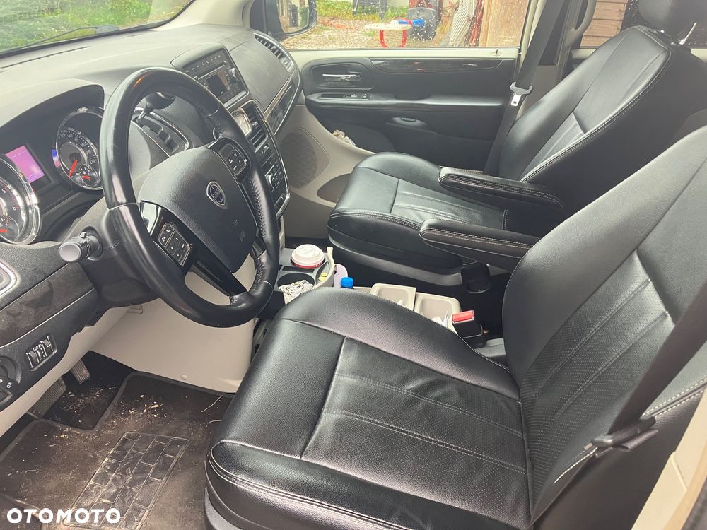 Lancia Voyager 2.8CRD Silver - 12