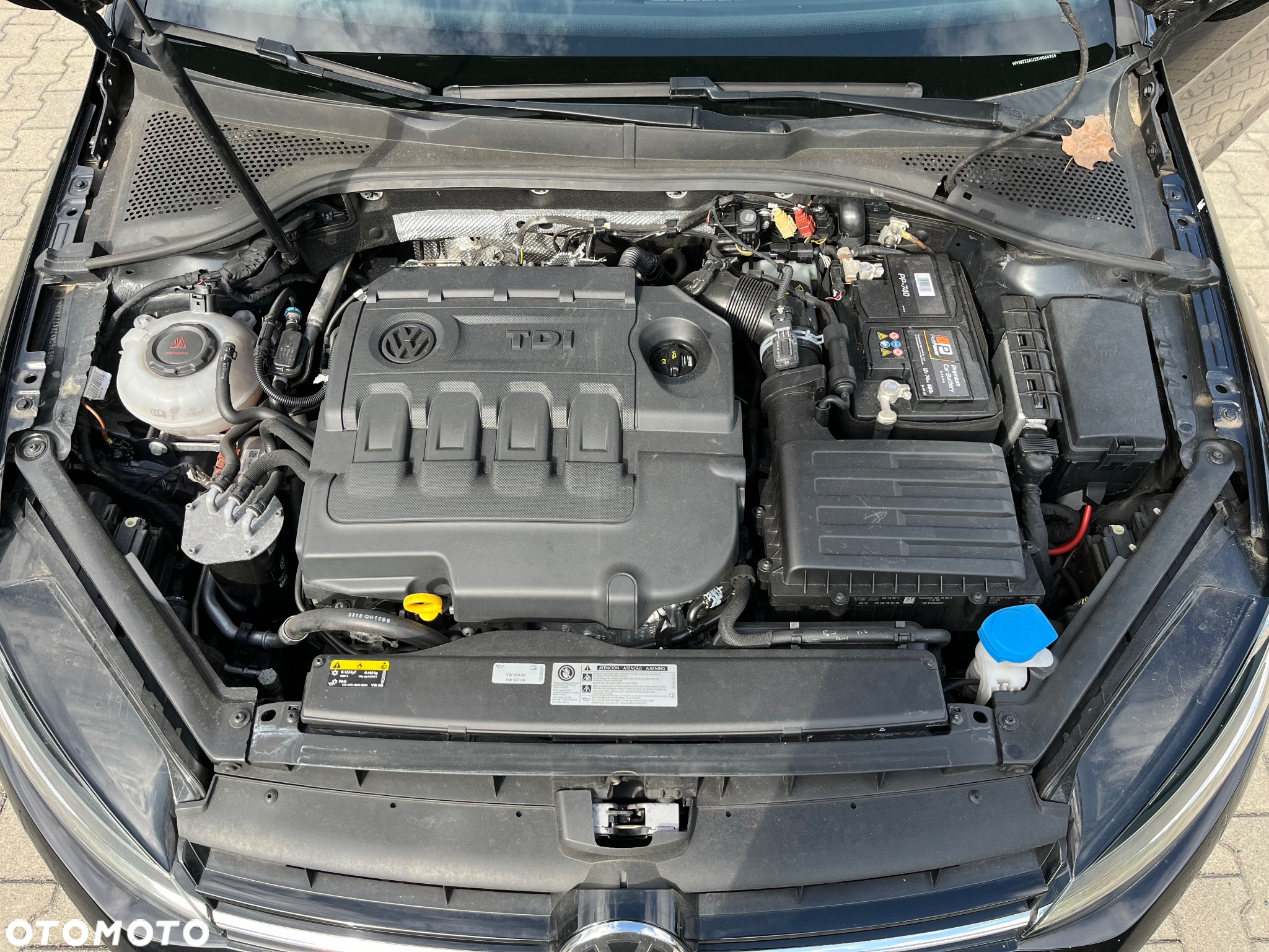 Volkswagen Golf - 6